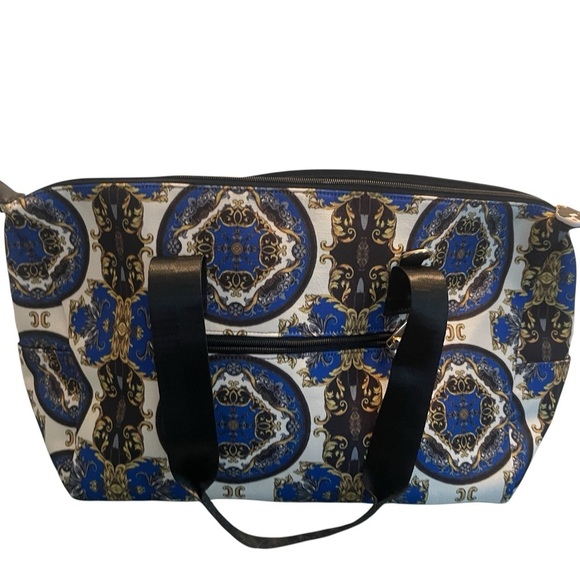 ALICE + OLIVIA X FabFitFun Collab
Duffle Bag Weekender Regal Romance
Sapphire - Picture 3 of 4